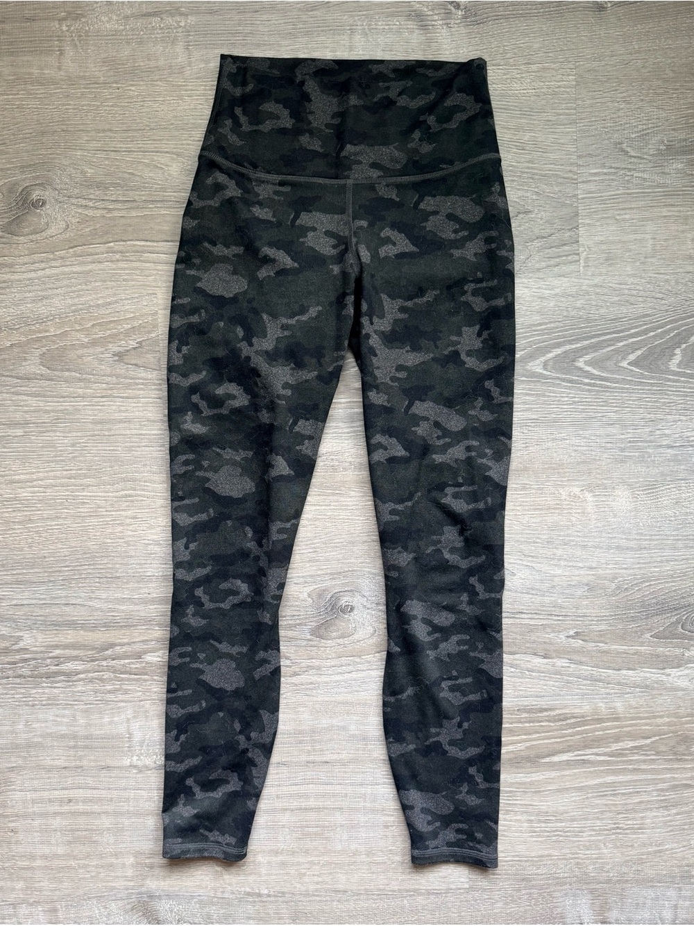 Fabletics Women’s XXS Powerhold Black/Green/Gray Camo High-Rise Leggings